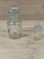 2 kleine antike Apothekerfläschli aus Glas