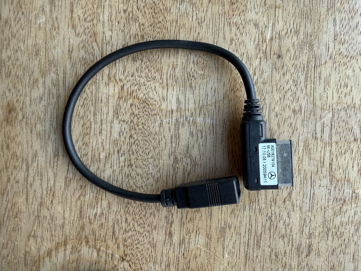 Mercedes-Benz Unità & Adattatore: Mercedes Adapter USB – Usato da Zürich venduto da sh1000