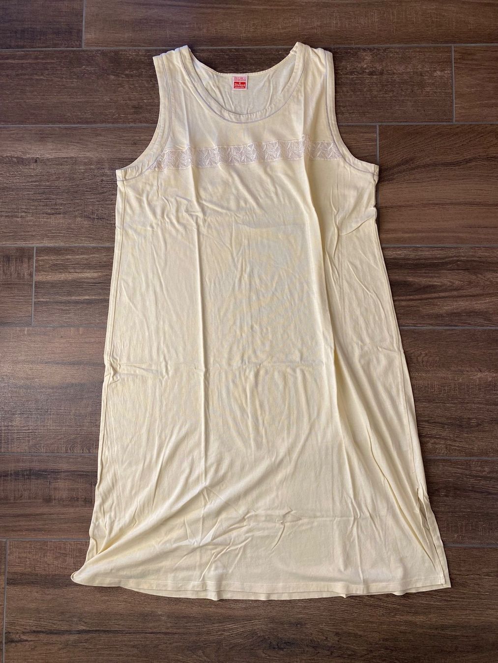 Triumph Negligees & Pigiami: Triumph Nachthemd gelb Gr. 48 – Usato da Pratteln venduto da a23_j2gs 1