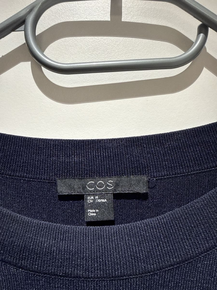Cos Top: COS Navy Blue Peplum Top - Size M - Excellent Condition – Nuovo (secondo la descrizione) da Zürich venduto da nad_s27g 1