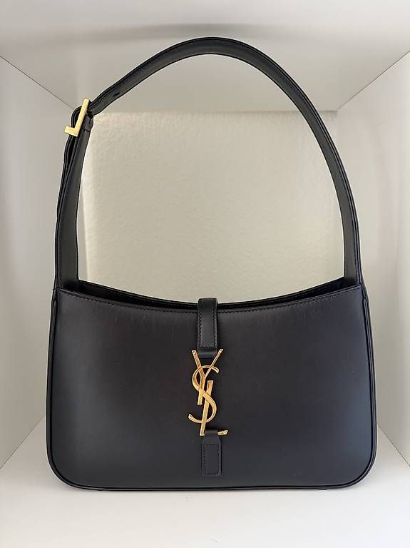 Borse da donna: Saint Laurent Le 5 a 7 – Usato da Jona venduto da cb5_rm65