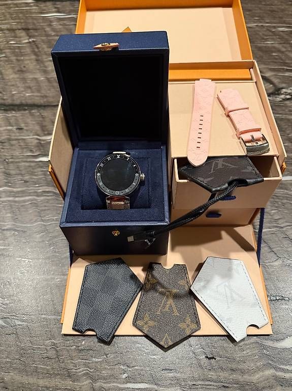 Smartwatch: Louis Vuitton Smartwatch – Usato da Nendeln venduto da ape_pv5k