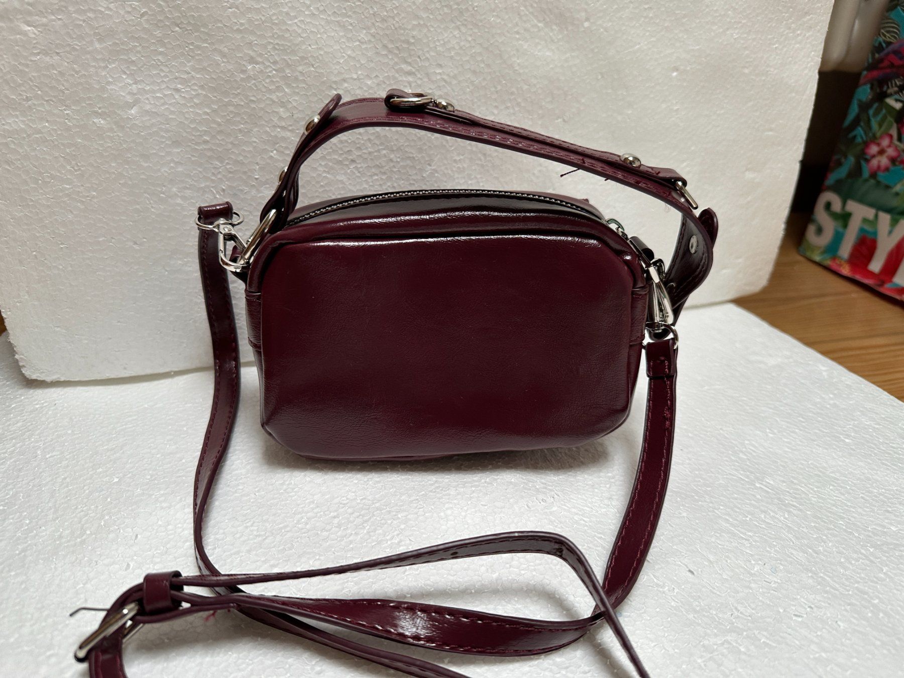 Borse da donna: Täschchen Tasche bordeaux neu! – Nuovo e nell'imballaggio originale da Gümmenen venduto da FelizitasHermann 1
