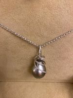 Pendentif perle grise des Mers du Sud serti de diamants 18K