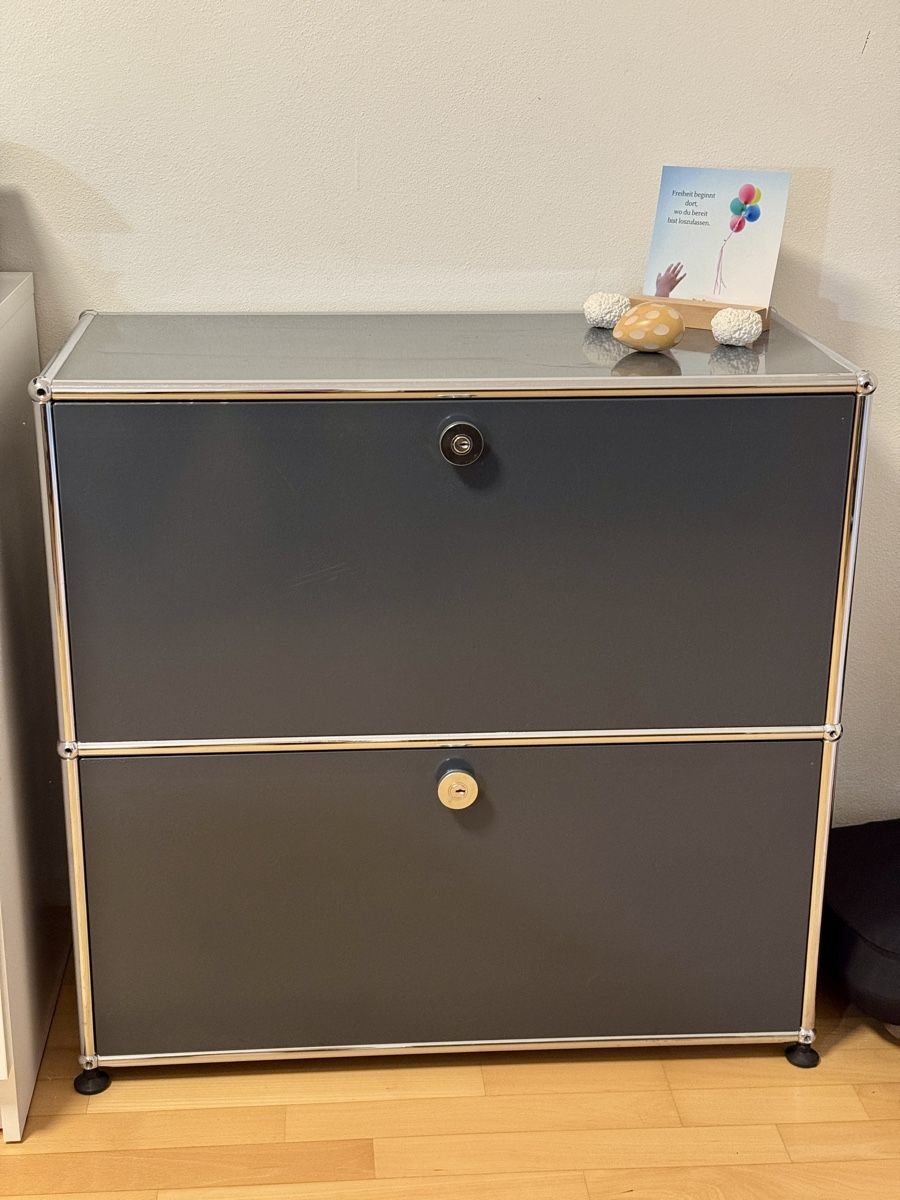 USM Scaffali: USM Haller Regal anthrazitgrau  – Usato da Wil SG venduto da Pebbles08