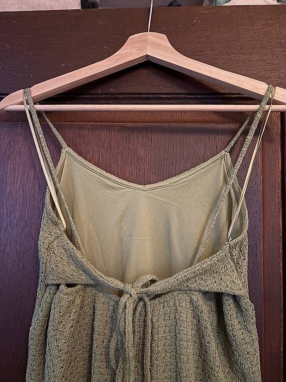 Pull&Bear Robes: Hellgrünes Kleid – Neuf (Voir description) à Basel par ale_vrd5 2