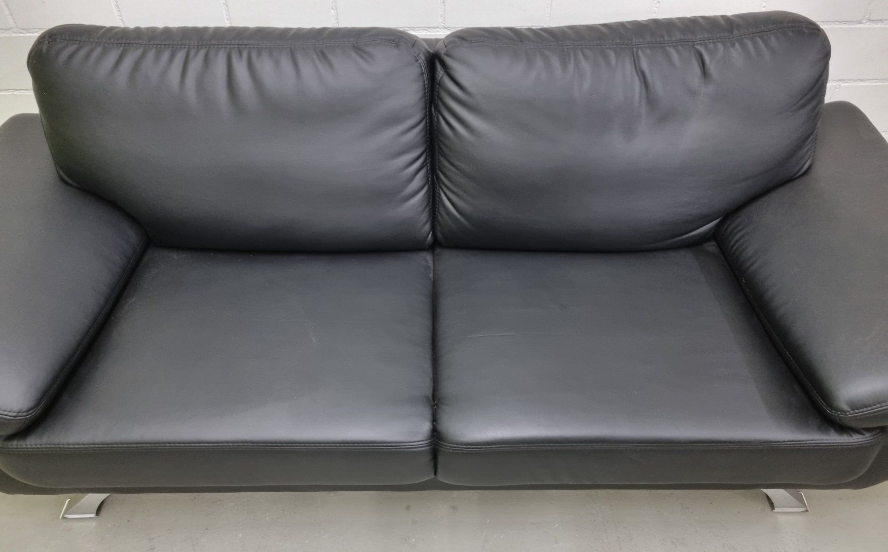 Divani: Kunstleder Sofa in schwarz – Usato da Dübendorf venduto da topo73 1