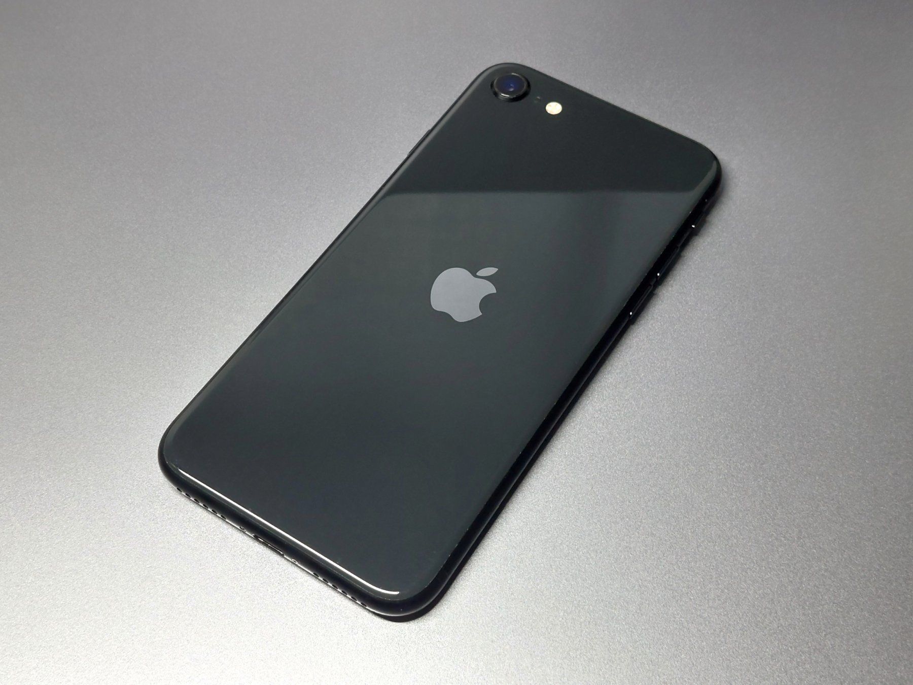 Apple Handys / Smartphones: iPhone SE 2020 64gb 100% Akku, + Hülle – Gebraucht aus Pfäffikon SZ von max_5ylc 4