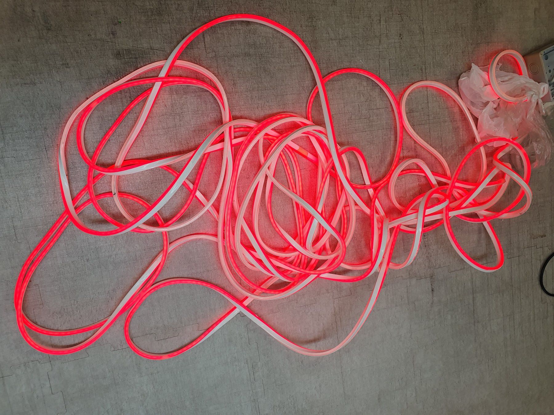 Ghirlande e barre luminose: Neonflex 25 m, aussen – Usato da Ehrendingen venduto da Salami1 2