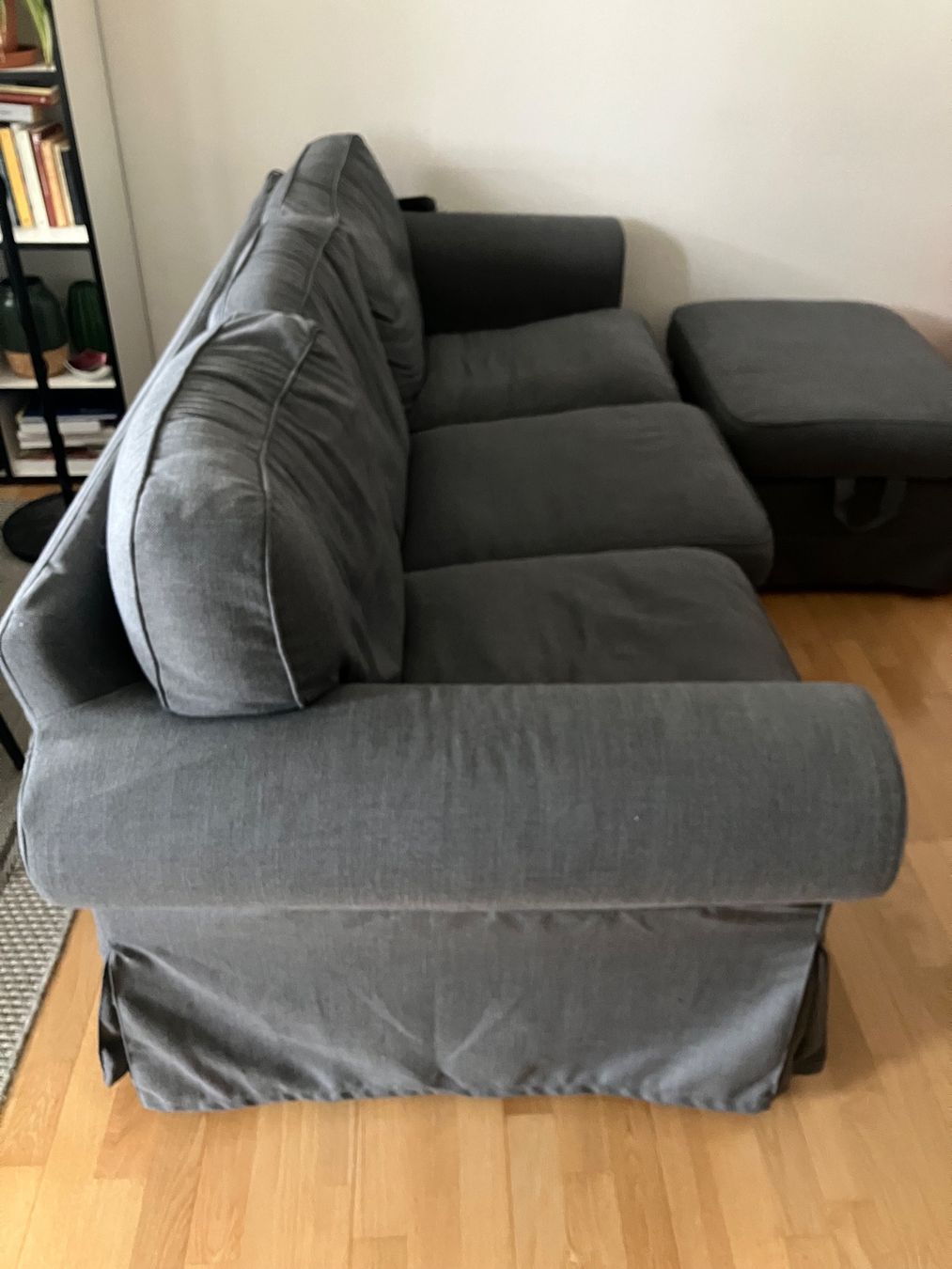 Ikea Divani: 3-er Sofa mit Fusshocker – Usato da Zürich venduto da silviaanthoi 1