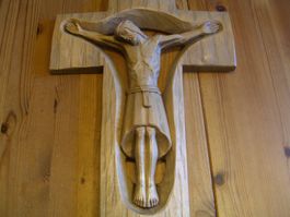Wunderschöne Holzskulptur, Christus am Kreuz, Handarbeit
