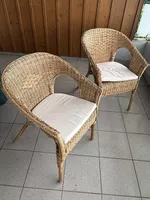 Bistrostühle mit Kissen