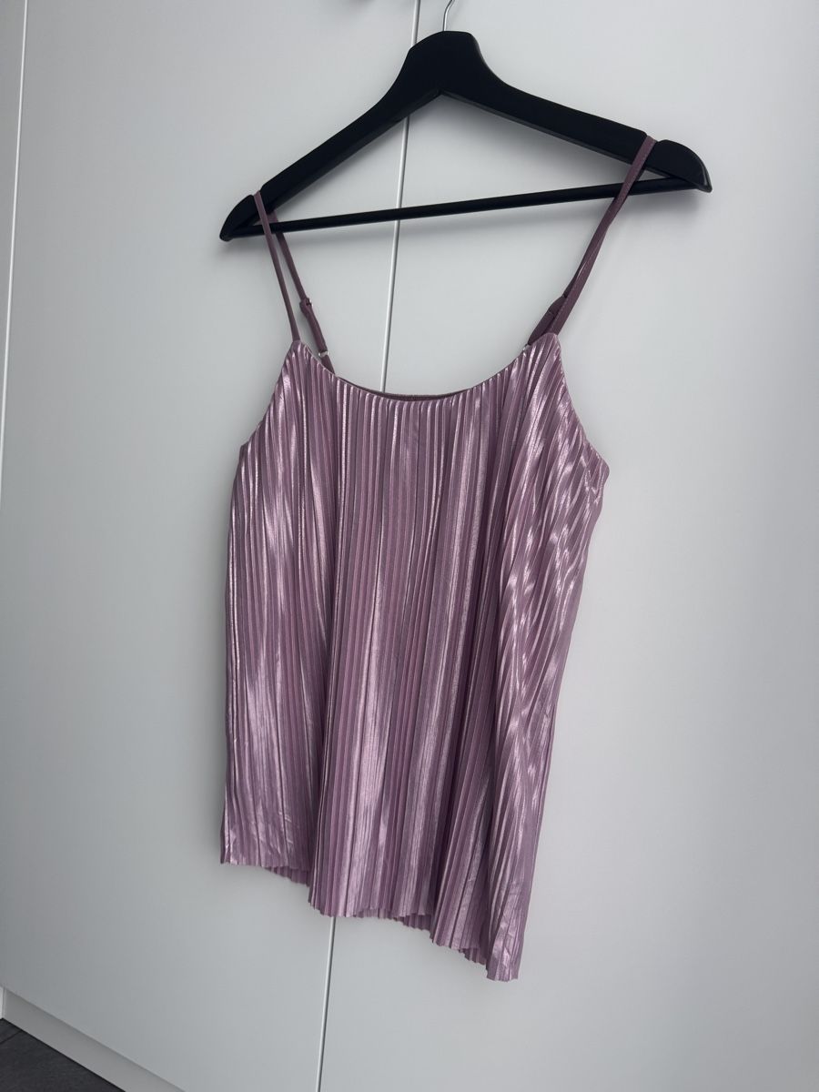 Top: Schickes Sommertop KOCCA - Plissee Look – Usato da Regensdorf venduto da angie2810 1