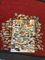 Mehr als 140 Post Pins 
