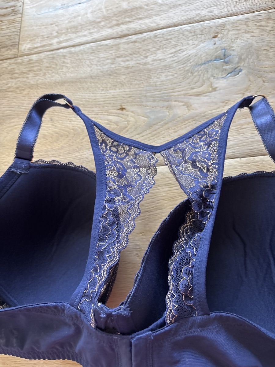 C&A Altra biancheria intima: Dunkelblauer BH mit Spitze, neuwertig, Grösse 85 D – Nuovo (secondo la descrizione) da Hendschiken venduto da Uraniali 5