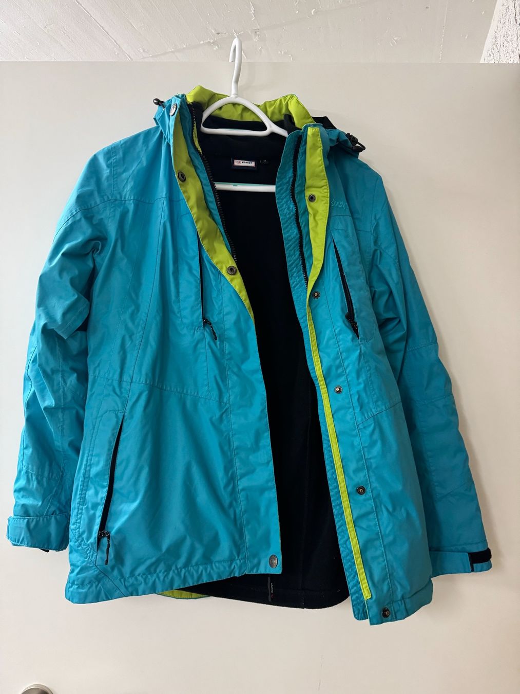 Jacken: Sherpa Winterjacke Damen M – Gebraucht aus Volketswil von salander90 1