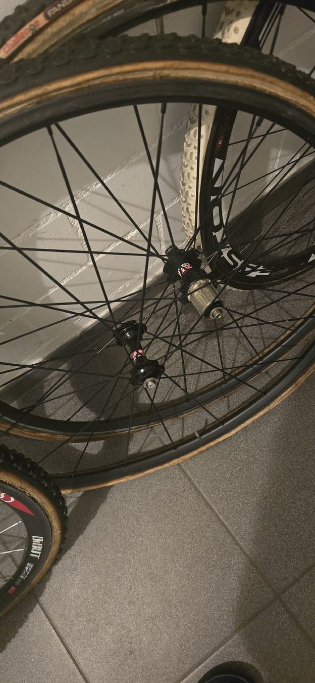 Felgen: Velo Felgen carbon tubular – Gebraucht aus Weiningen ZH von ped_fbx2 4