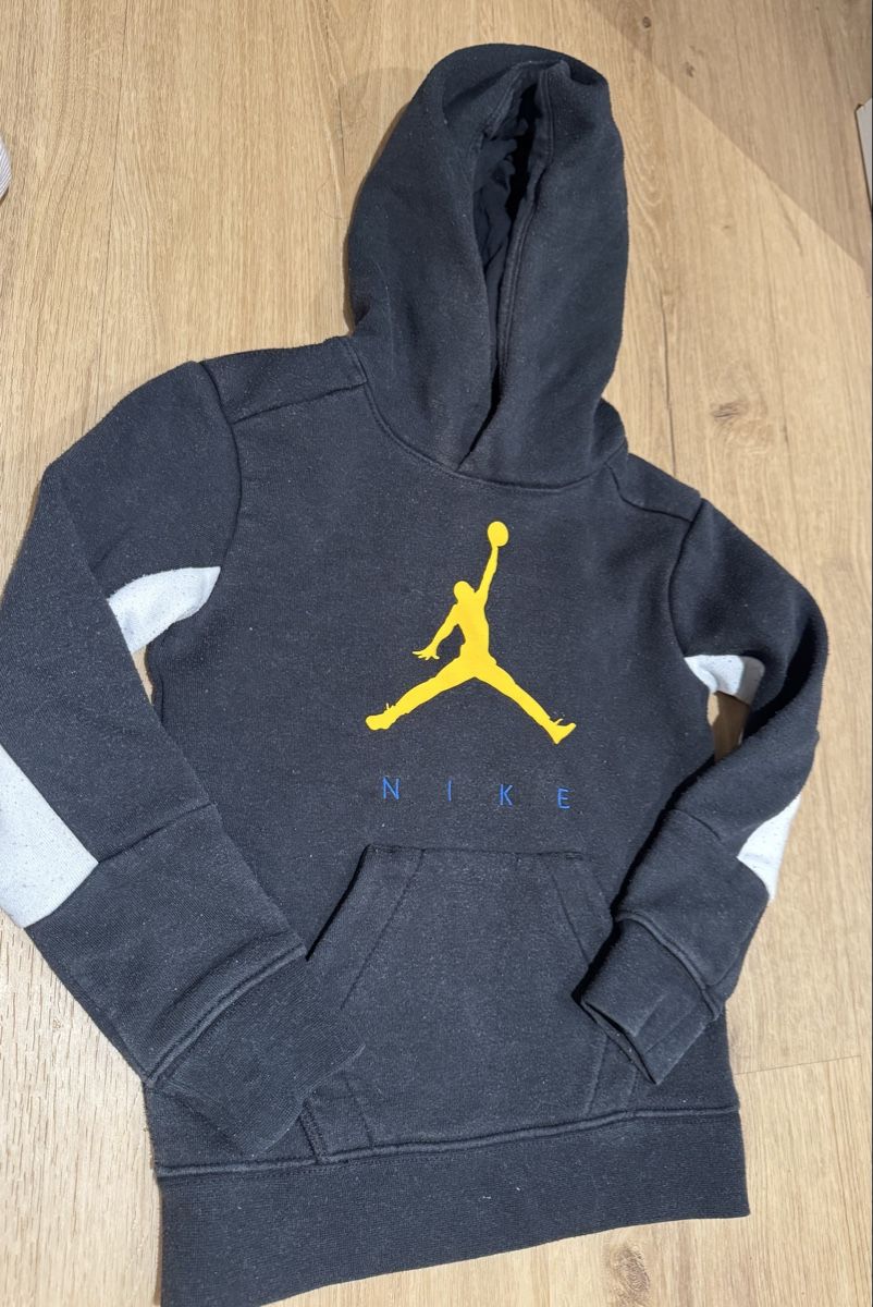 Kleiderpakete & -sets: Kinder Kleider Set, Gr 98/104 mit michael jordan Pulli – Gebraucht aus Hettlingen von sch_gr5s 1