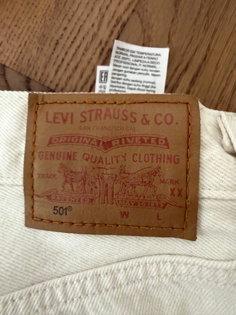 Levi's Jeans: Levi Jeans weiss/cream – Usato da Zürich venduto da ani_gmc7