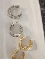 2 paar Modische Creolen Ohrringe, Gold und Silber, neu!