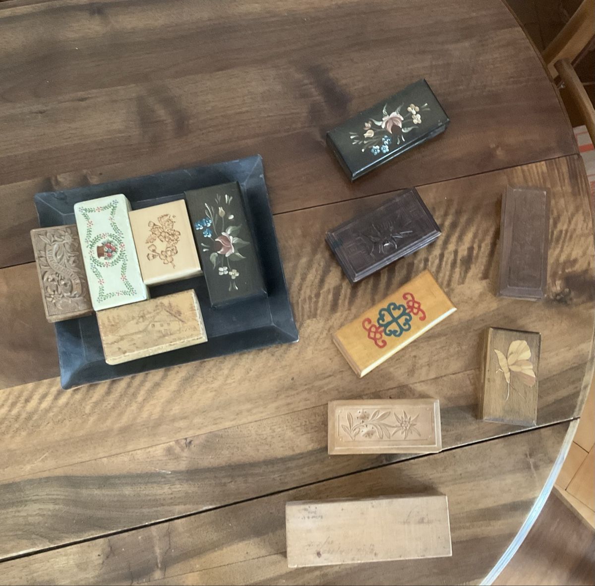 Tutte le decorazioni: Lot de 12 boites à timbres – Usato da NEUCHATEL venduto da Ama46