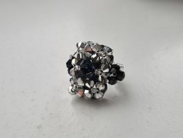 Funkelnder Ring aus Swarovski Kristallen