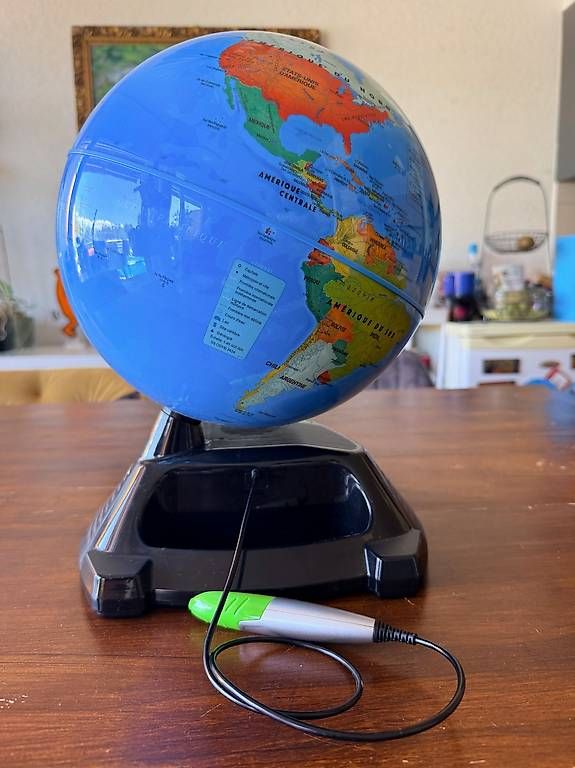Sonstige Dekorationen & Accessoires: VTech Genius XL Globe Vidéo interactif – Gebraucht aus Versoix von Van75