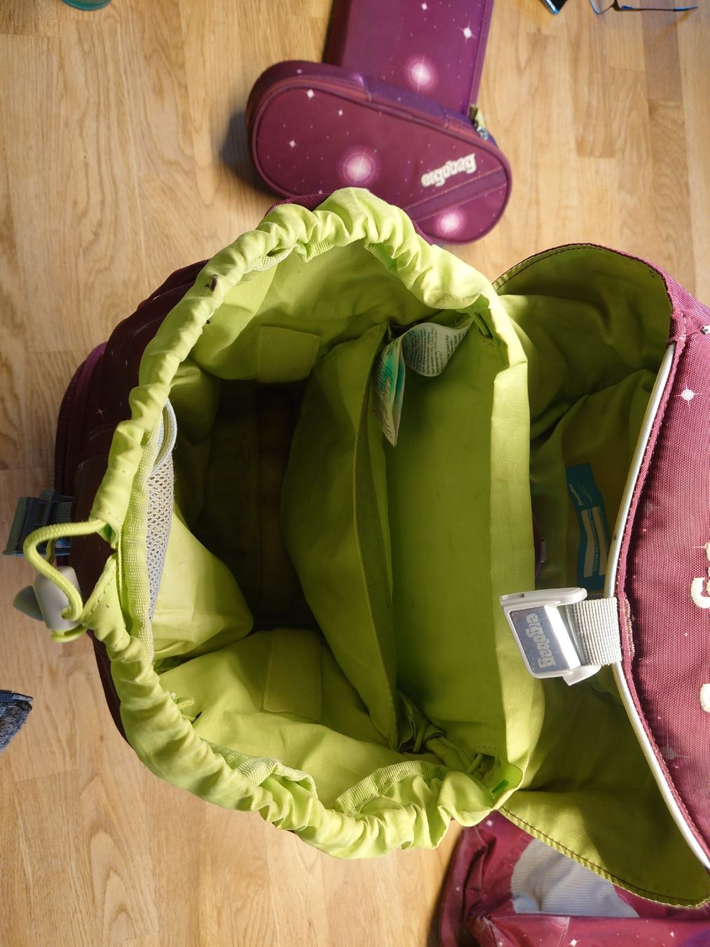 Ergobag Borse & Zaini: Schulrucksack Ergobag mit Turnsack und 2 Etuis – Usato da Wittenbach venduto da Maxder 3