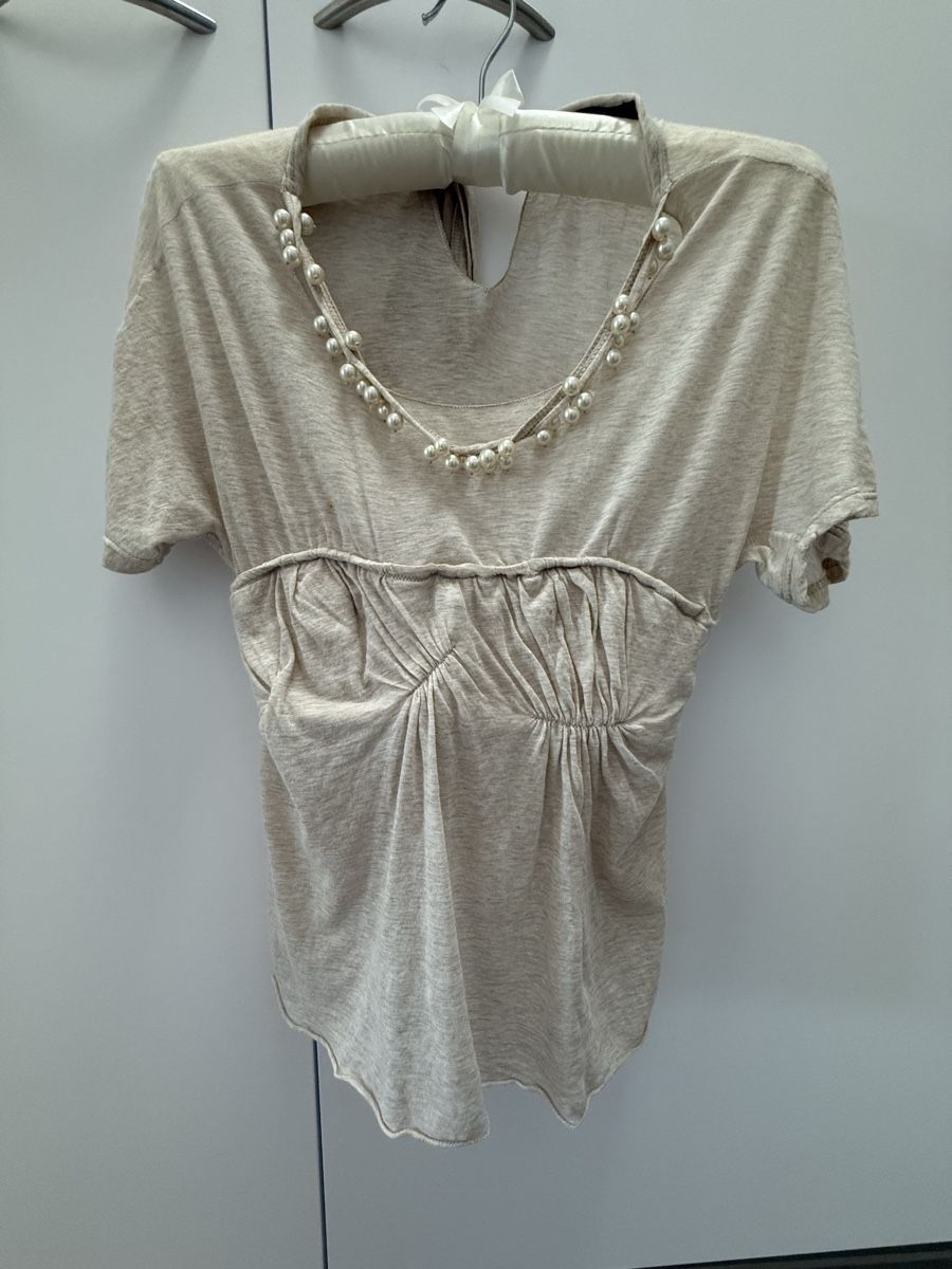 Louis Vuitton T-shirt: Louis Vuitton kurzarm Top/Shirt mit Perlenkette – Nuovo (secondo la descrizione) da Buchs ZH venduto da KittyInStyle 4