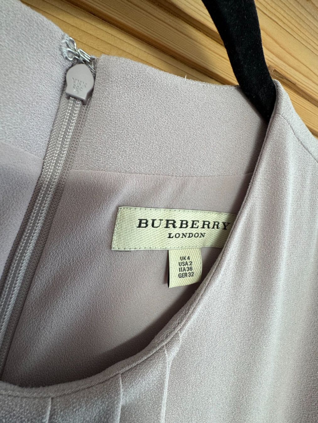 Burberry Kleider: BURBERRY  Kleid,  Gr. 32 beige  **NEU** – Neu (gemäss Beschreibung) aus Siebnen von Trans-Am 1