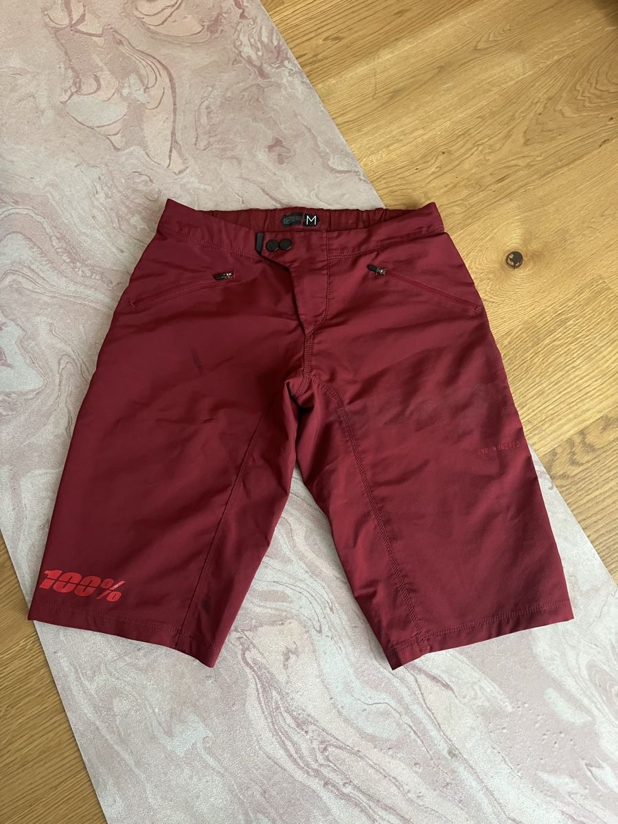 Pantaloni: 100% MTB Hose bordeaux Grösse M – Usato da Davos Platz venduto da Maggie_M 2