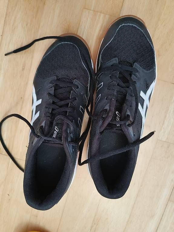 Chaussures hommes: Hallenschuhe asics 38 – D'occasion à Hohenrain par mir_q5qs