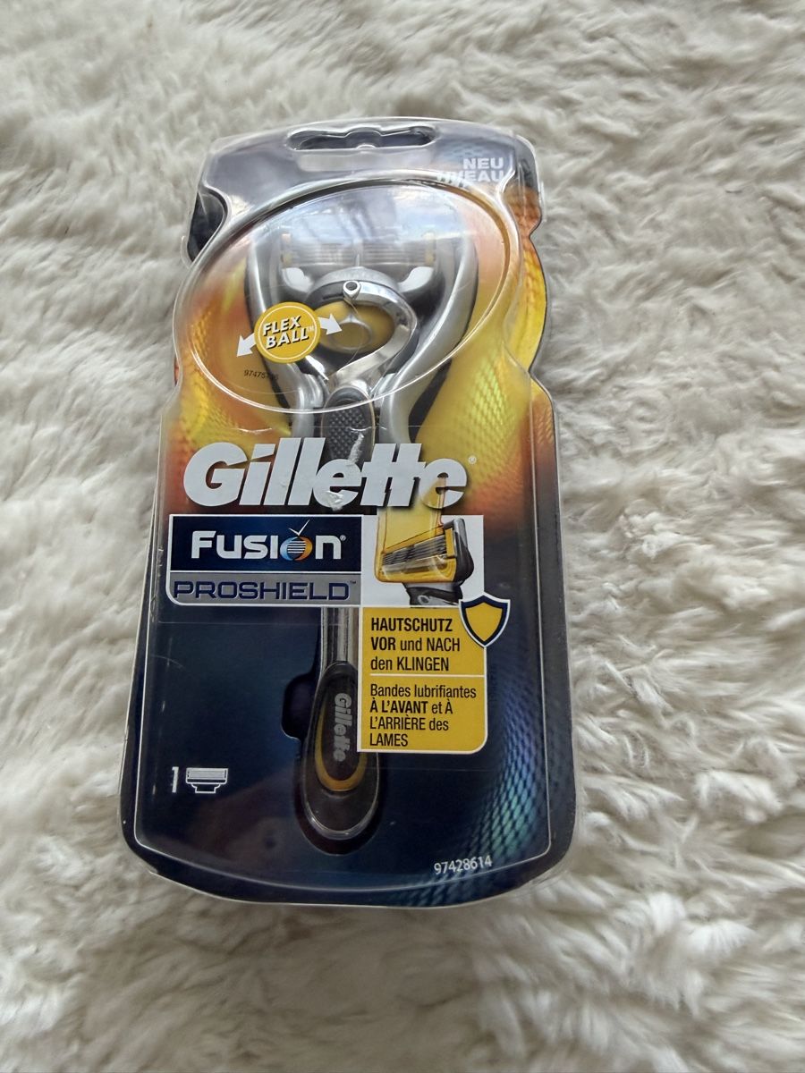 Gillette Rasierapparate & Rasierklingen: Gillette Fusion Proshield neu! – Neu und originalverpackt aus Zug von specki5