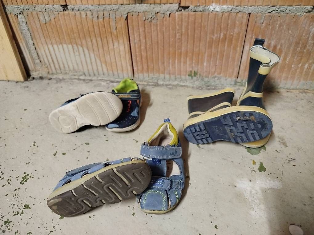 Schuhe für Jungen: Schuh Paket Grösse 23 – Gebraucht aus Bätterkinden von sch_s6nb 1