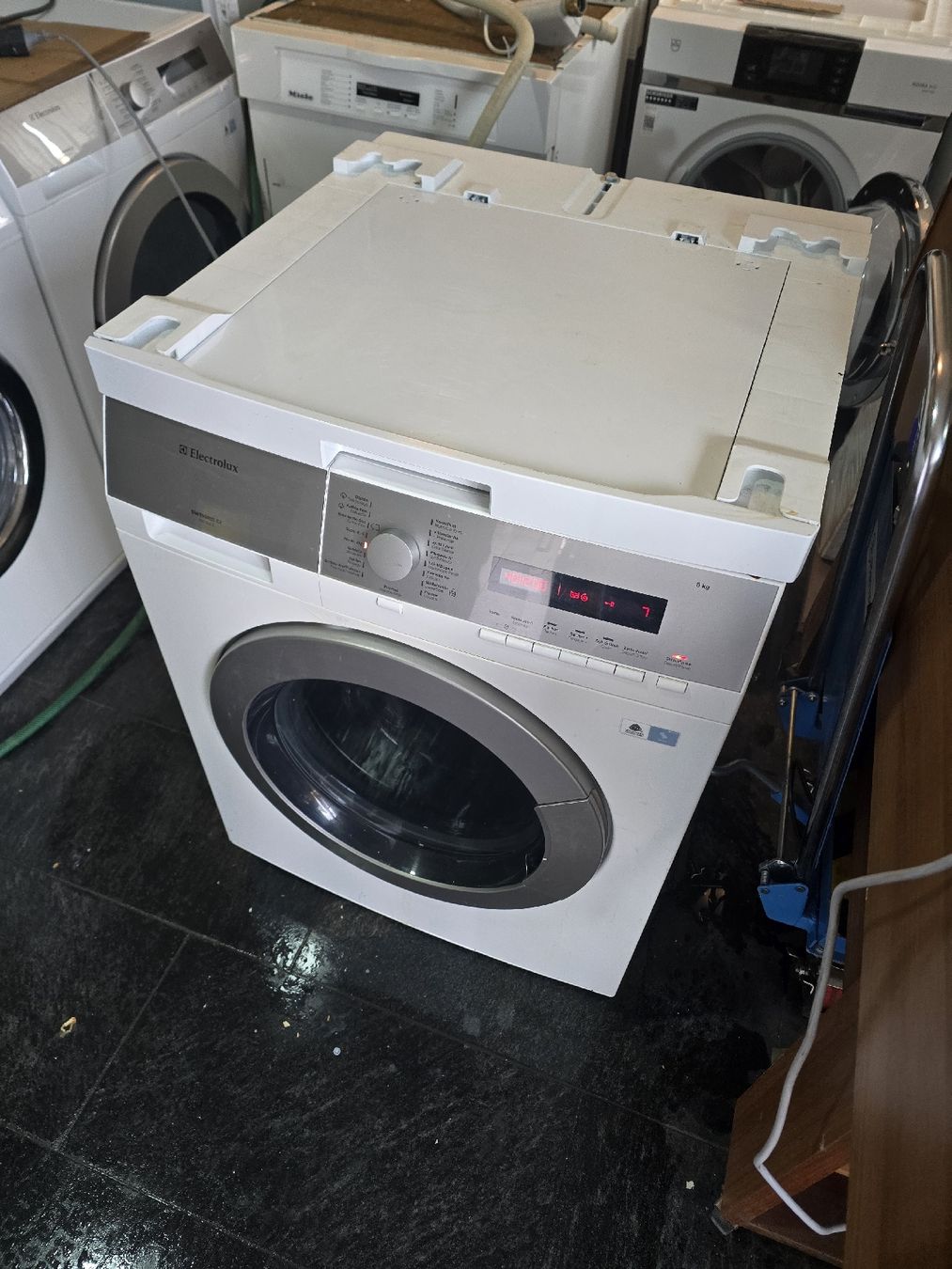 Electrolux Lavatrici: waschmaschine Electrolux 8kg. – Usato da Oberburg venduto da B-2 2
