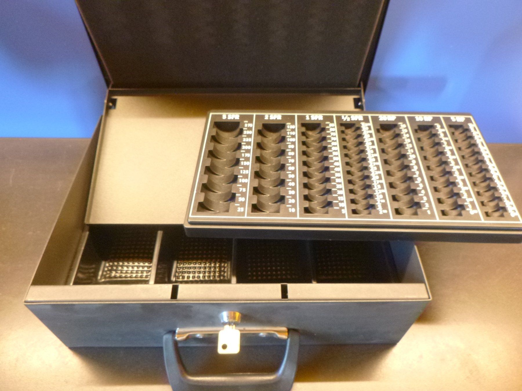 Caisses enregistreuses: Geldkassette Eumig – D'occasion à Freudwil par Traktor57 7