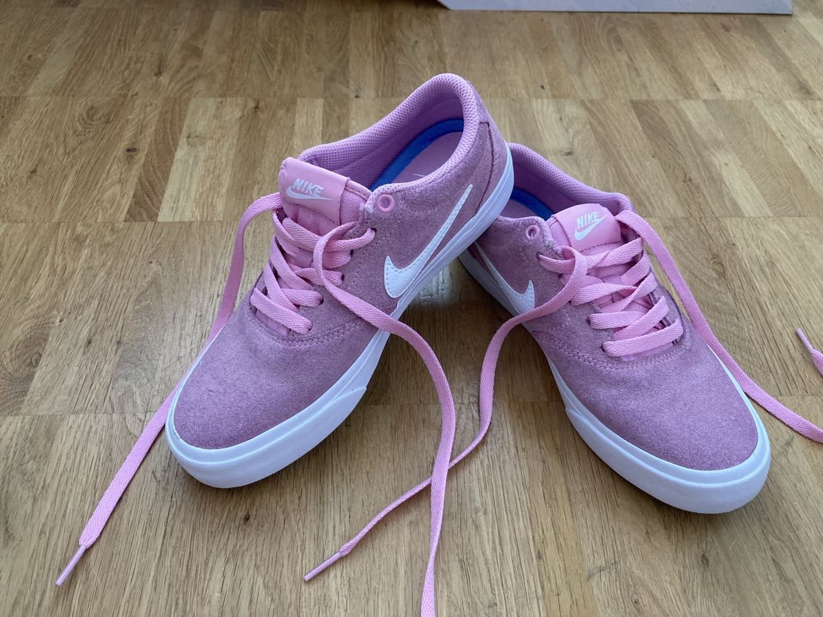 Nike Scarpe da donna: Nike Schuhe Grösse 38 – Usato da Zürich venduto da Retrogirl