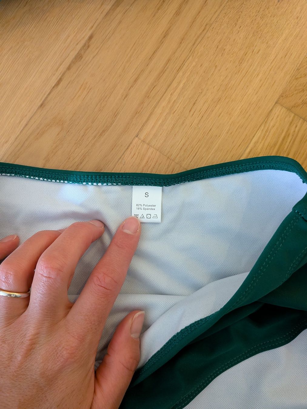 Badekleider & Bikinis: Bikini dunkelgrün Grösse S neu mit Etikett – Neu und originalverpackt aus St. Gallen von HannahIten 2