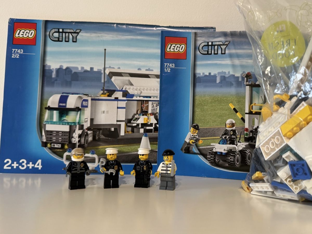 Lego Kit di costruzioni: Lego City - Police Command Center 7743 – Usato da Comano venduto da alice_x26x 5