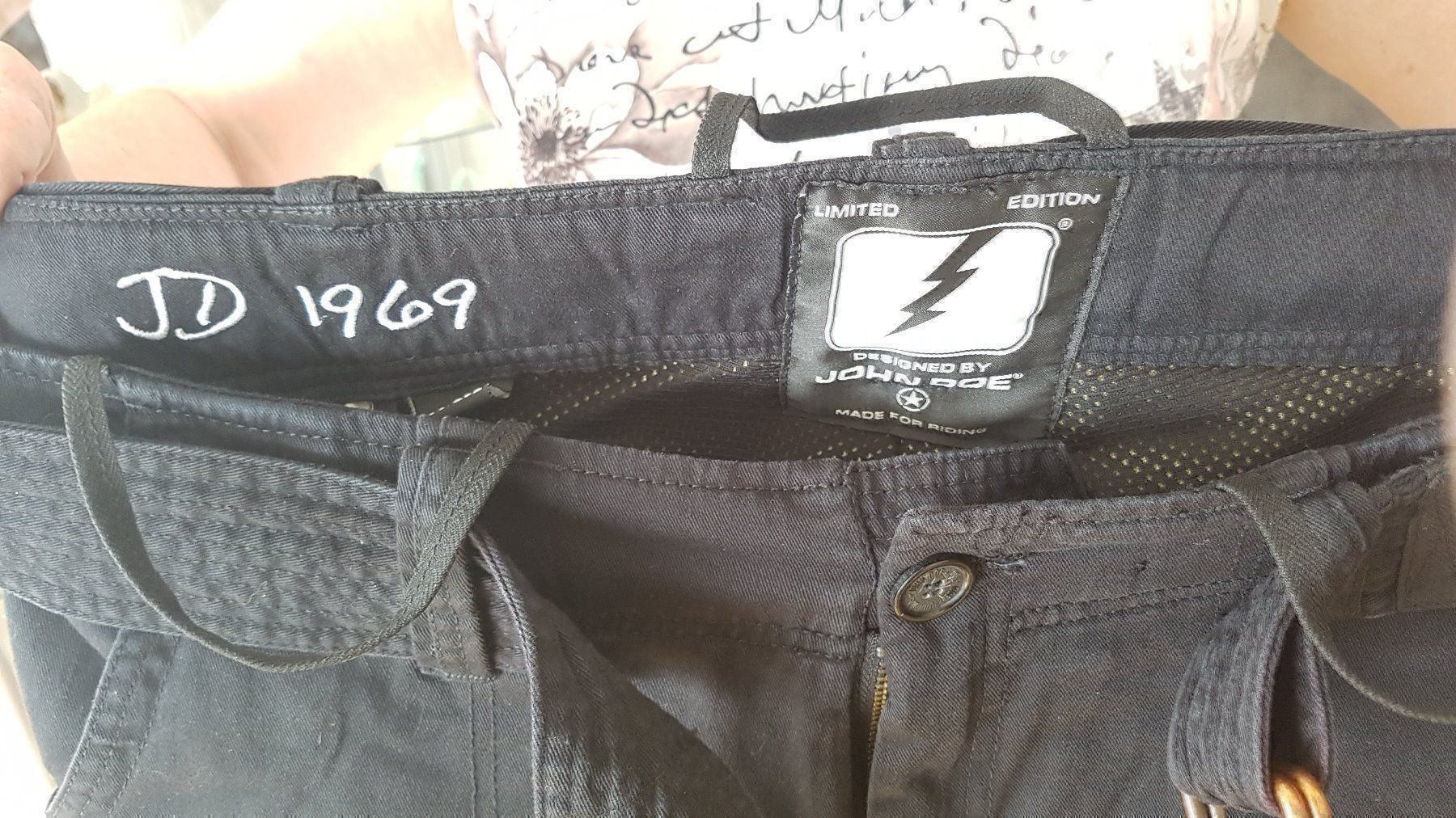 Pantaloni: Motorradhose – Usato da Pfäffikon SZ venduto da Chipy8 2