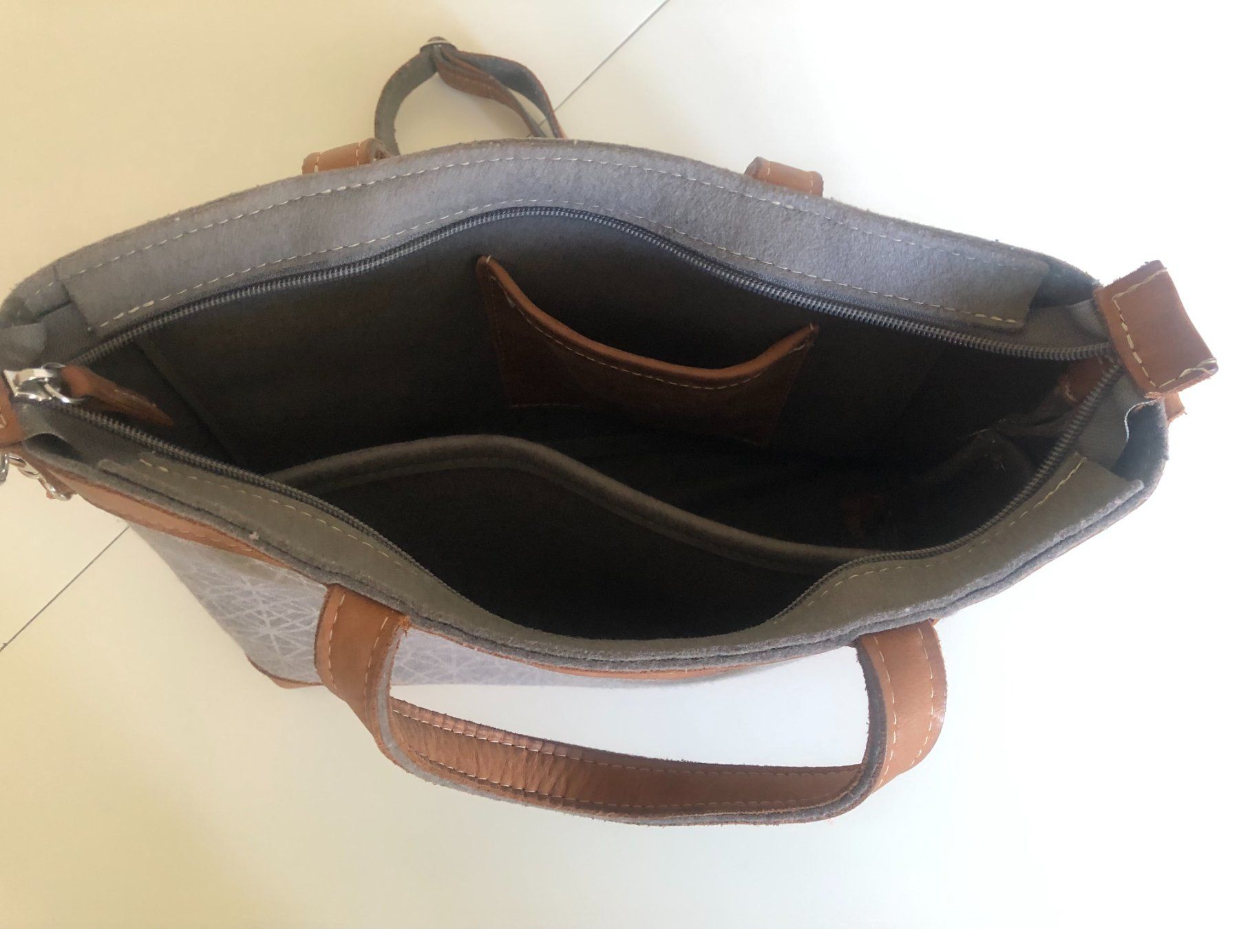 Sacs femmes: Handtasche / Umhängetasche – D'occasion à Bassersdorf par sammelfloh 5