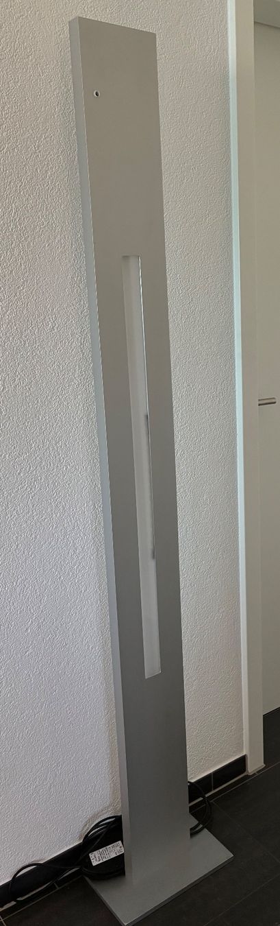 Lampade: Stehleuchte Modern Aluminium – Usato da Ersigen venduto da Texmex2