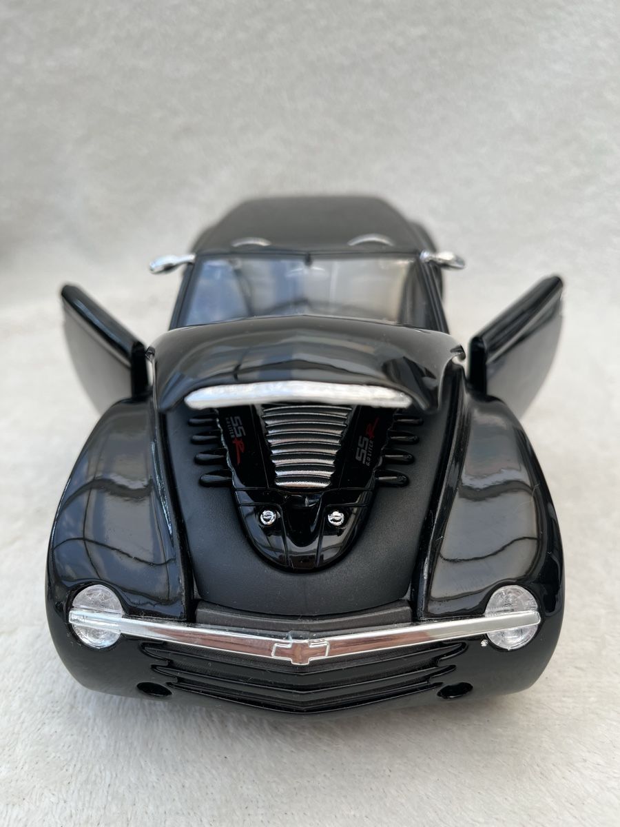 Chevrolet Modellini d'auto: Chevrolet SSR 2000 – Nuovo e nell'imballaggio originale da Oberweningen venduto da mer_2yn9 2