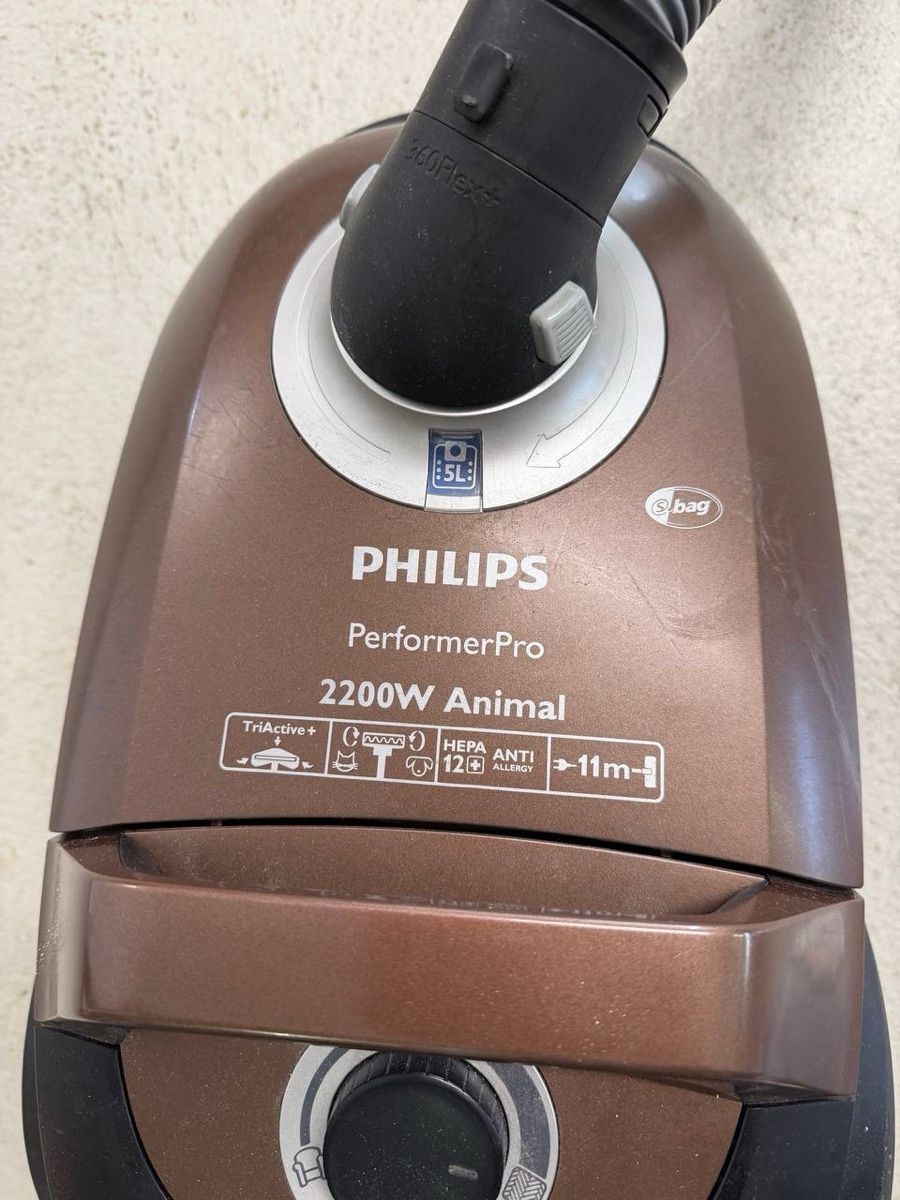 Philips Aspirapolveri & Accessori: Staubsauger Philips PerformerPro (56) – Usato da Glattfelden venduto da brockischweiz 2
