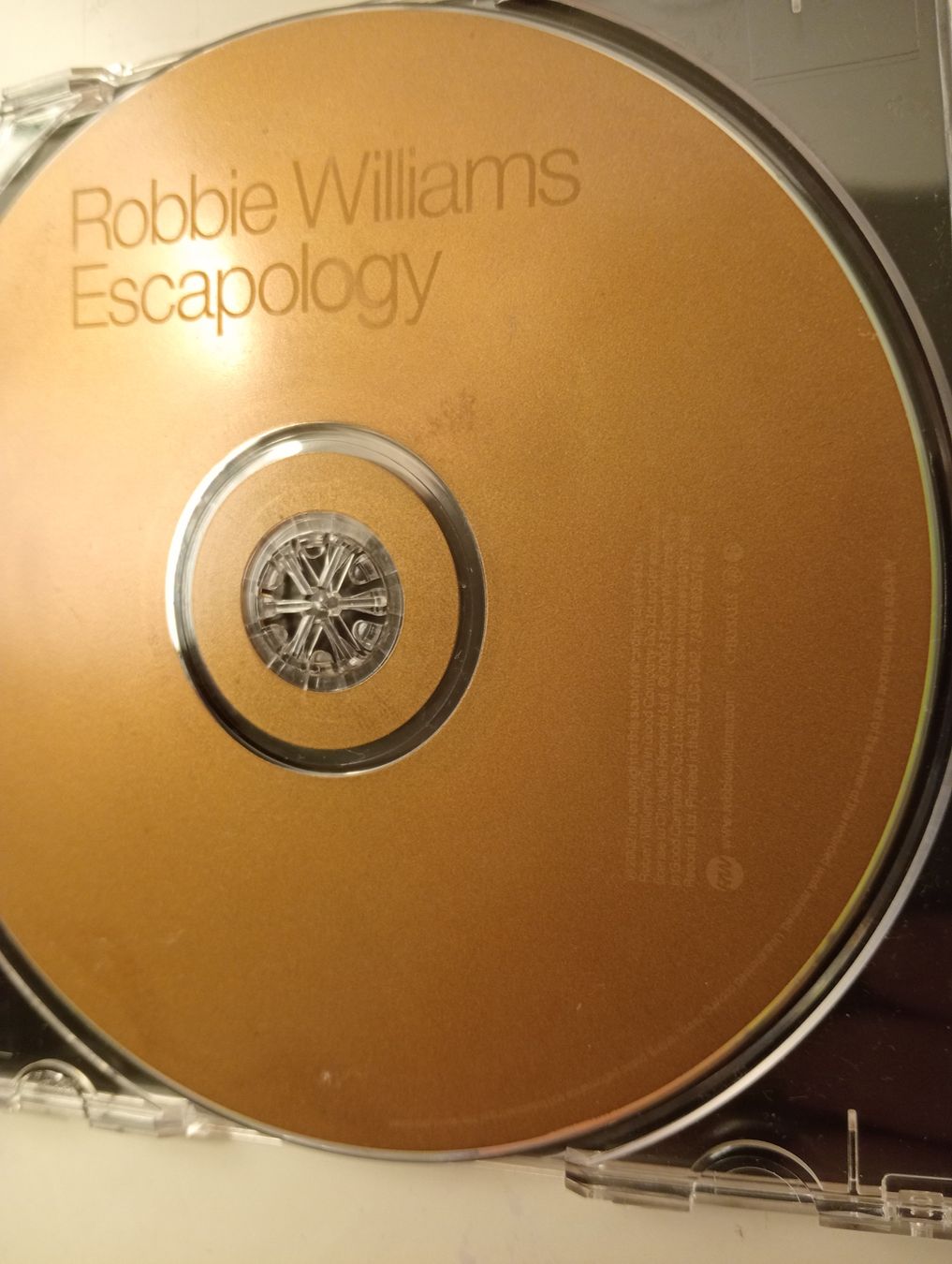 Autografi: Robbie Williams Escapology CD mit Autogramm (?) – Usato da Allschwil venduto da Evgeniia78 2