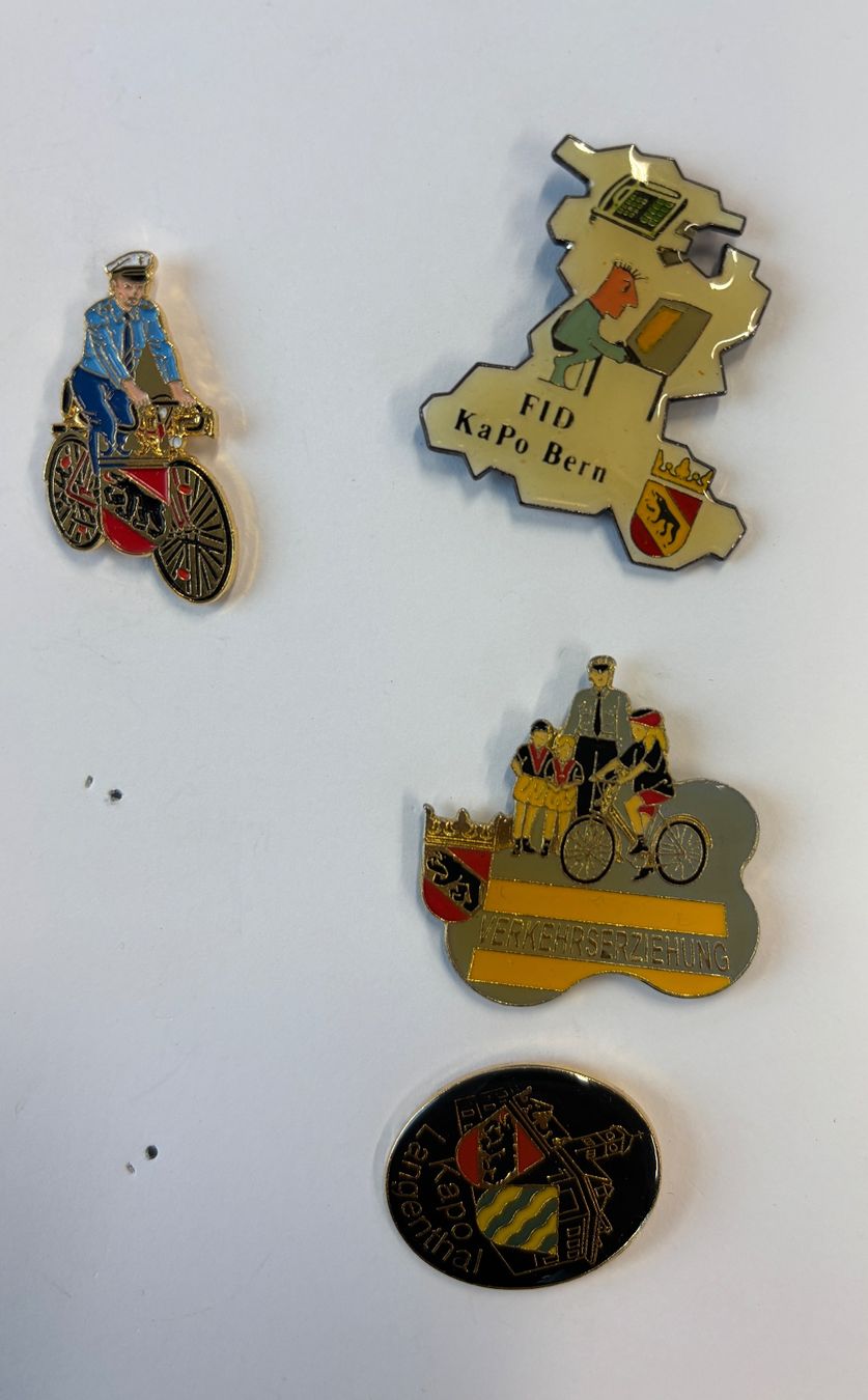 Plaquettes & Badges: Polizeipins – Neuf (Voir description) à Trubschachen par Panzerschreck