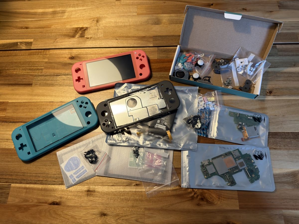 Nintendo Konsolen: Lot de pièces Nintendo Switch Lite pour bricoleur – Defekt aus Pailly von RomainR 3
