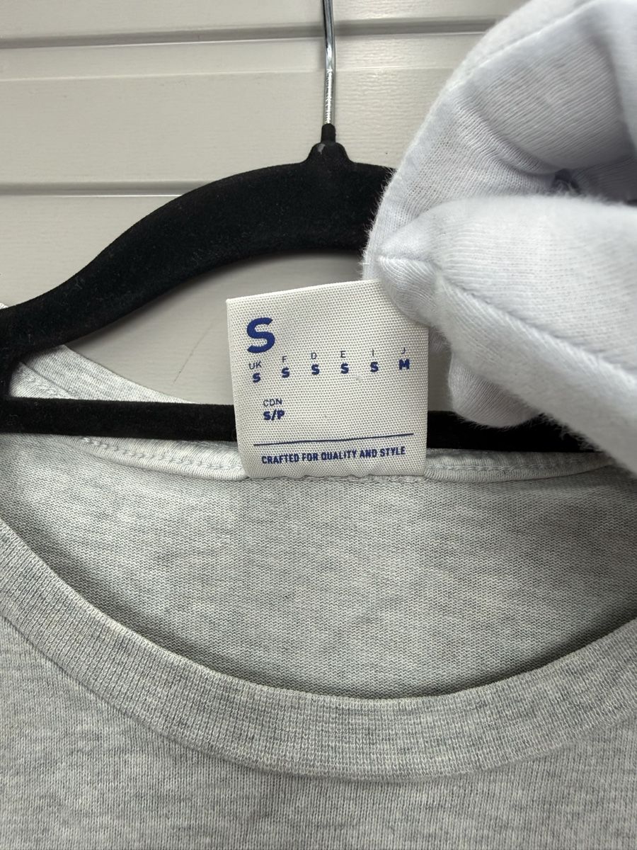 Reebok T-Shirts: Reebok tee (2016) – Gebraucht aus Lausanne von Unehistoiredesapes 2