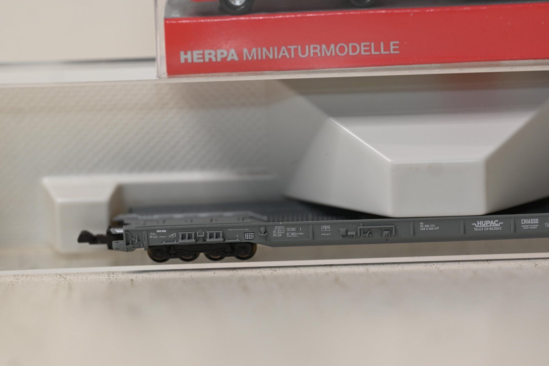 Fleischmann Modelleisenbahnen: Hupac Wagen Schöni    Fleischmann Spur N mit OVP – Gebraucht aus Laupen ZH von Zmoewe 1