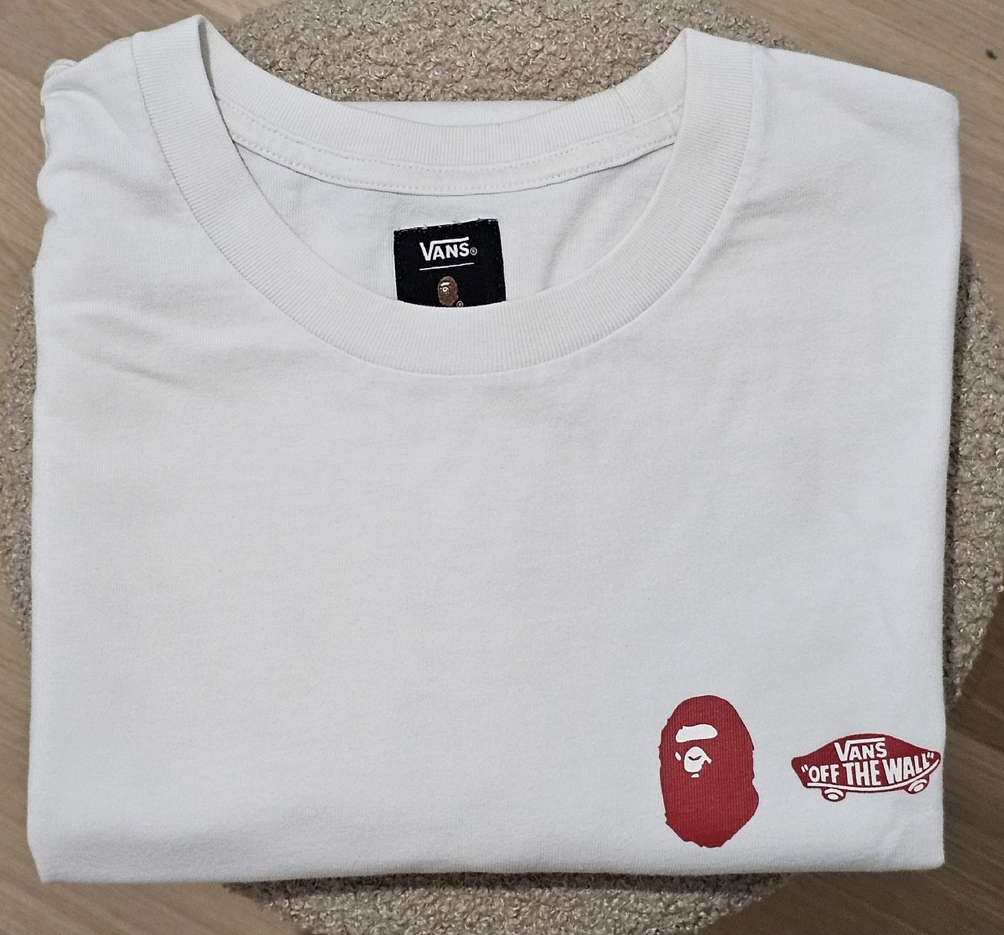 Bape T-shirt: Tshirt Bape x Vans L – Nuovo (secondo la descrizione) da Pully venduto da RandomZero